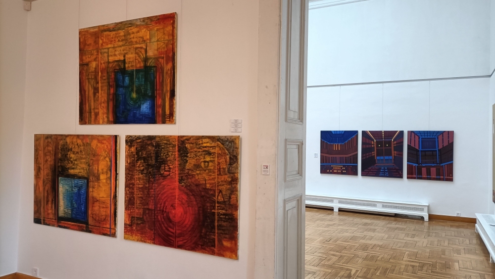 Trzy obrazy R. Oramusa z cyklu Ślady (2022-2024)