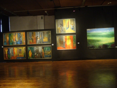 Od lewej Oramus, obrazy Rytuały codzienności, w głębi obraz Sobolewskiego