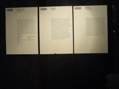 Trzy dekady, plansza informacyjna